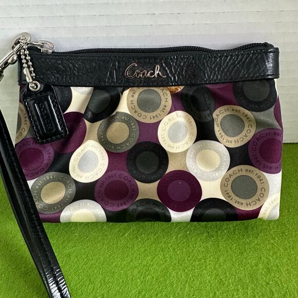 Coach wristlet leather trimmed, satin purple interior w charm - Perfect new - Picture 11 of 11